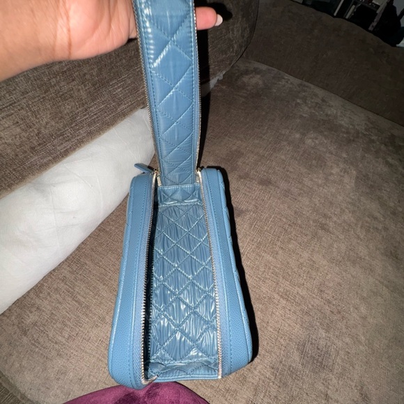 Chanel Quilted Blue Leather Cosmetic Pouch CC Logo Rare Color - Picture 9 of 11